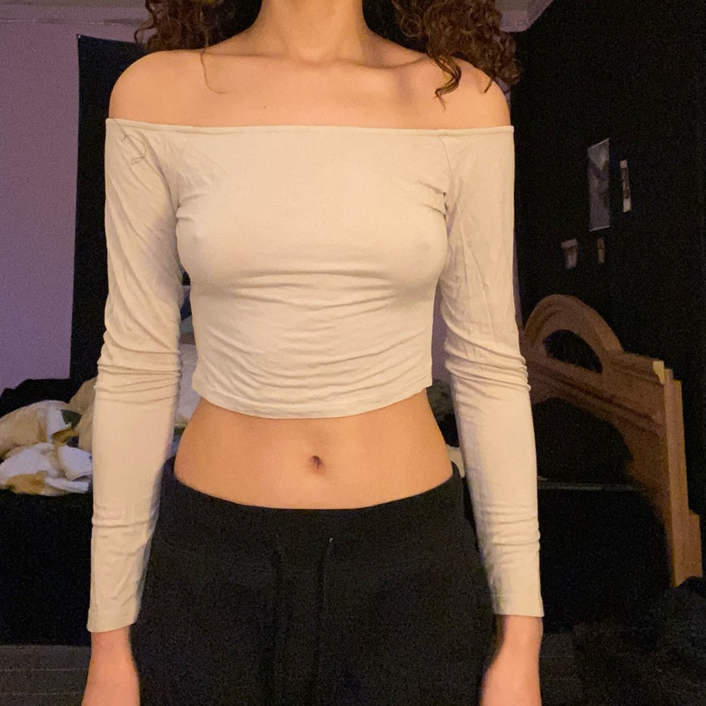 Creme long sleeve crop top